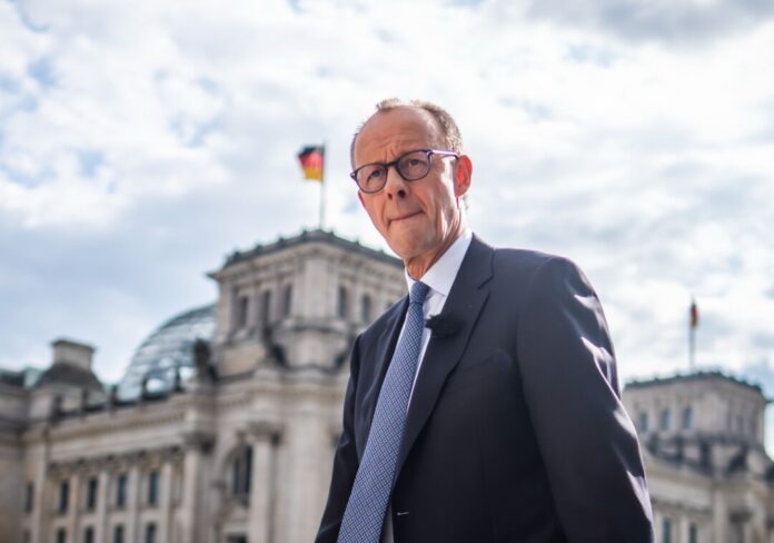 Kanzler Merz im ARD Sommerinterview Bundeskanzler Friedrich Merz (CDU) erinnerte auf X an die Opfer der Ahrtal-Flut.