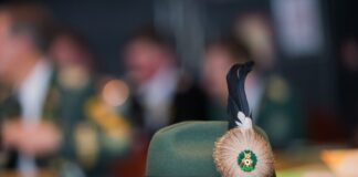 Bei mehreren Gästen eines Schützenfestes fand die Polizei Hinweise auf dasselbe starke Opiat im Blut - ihnen allen war es plötzlich schlecht gegangen. 