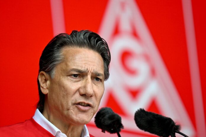Konzernbetriebsrats-Chef Tekin Nasikkol fordert von Thyssenkrupp, beim Konzernumbau sozial verantwortungsvoll zu handeln. (Archivbild) 