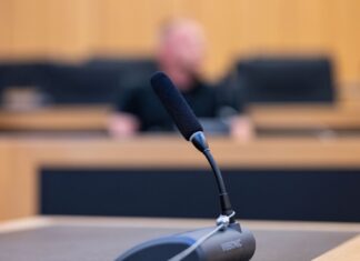 Mit 41 Messerstichen soll der Angeklagte sein Opfer getötet haben - ein Polizeibeamter sprach von «Gemetzel».