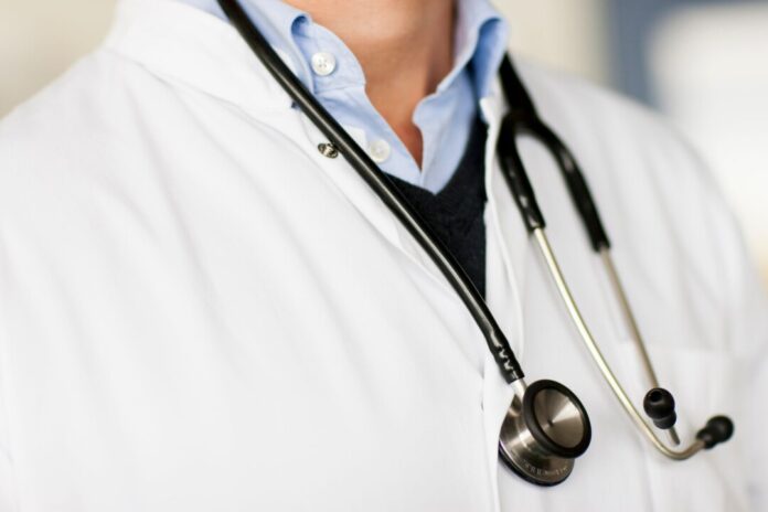 Der Bundesgerichtshof prüft eine Vereinbarung zwischen einem Hausarzt und seinem Patienten. (Symbolbild)