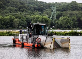 Ein neues Mähboot gegen die schnell wachsende Pflanze Elodea ist jetzt im Einsatz