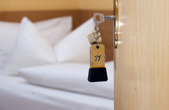 Hotelzimmer In der Ferienzeit sind in den Beherbergungsbetrieben noch viele Betten frei. (Archivbild)
