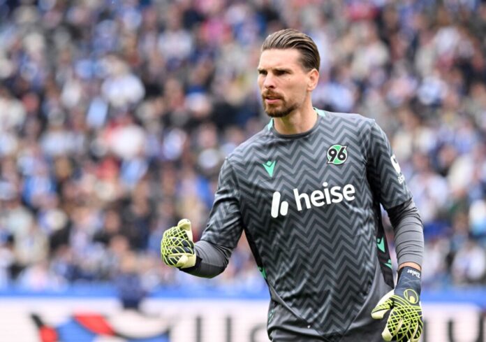 Wechselt von Hannover 96 zum 1. FC Köln: Ron-Robert Zieler.