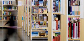 Die städtische Bücherei in Siegburg ist als Bibliothek des Jahres 2025 in der Kategorie kleinere Kommunen und Regionen ausgezeichnet worden. (Symbolbild)