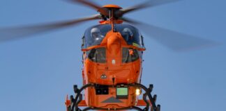 Mit einem Rettungshubschrauber wurde der Arbeiter ins Krankenhaus geflogen. (Symbolbild) 