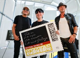 Eine der vier Scorpions-Briefmarken zeigt eine Textzeile des Songs «Wind of Change» in Klaus Meines Handschrift. 