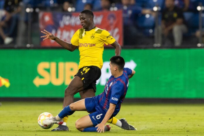 Soumaïla Coulibaly (l) verlässt den BVB.
