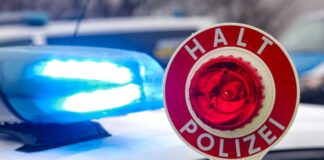 Die Polizei nahm den Fahrer aus Baden-Württemberg nahe Ibbenbüren (Kreis Steinfurt) fest. (Symbolbild)