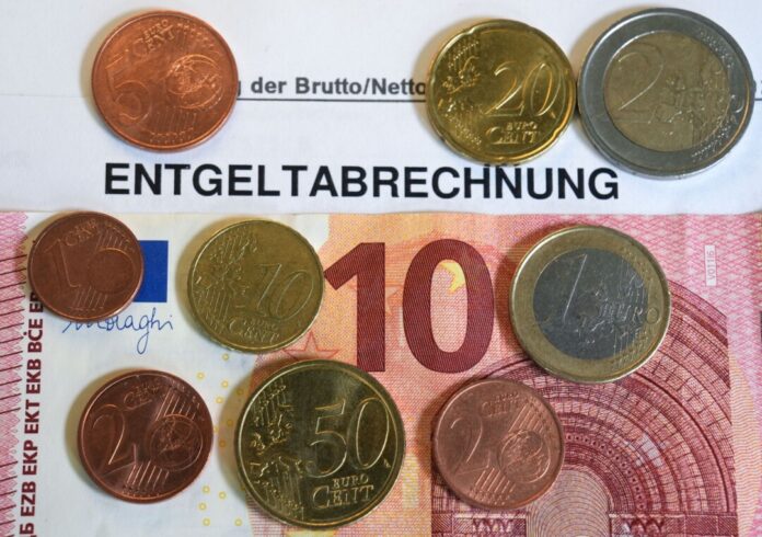 Mindestlohn steigt Der Mindestlohn steigt im Januar 2026 auf 13,90 Euro pro Stunde. (Symbolbild)