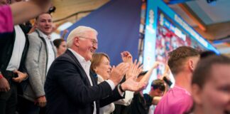 Bundespräsident Frank-Walter Steinmeier ist Fan von Zweitligist FC Schalke 04. 