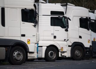An der A4 bei Düren wird eine Gewichtskontrollstelle für Lkw eingerichtet. (Symbolbild)