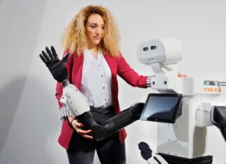 Damit Prof. Dr. Georgia Chalvatzaki weiter in Ruhe an Robotern forschen kann, bekommt die 37-Jährige jetzt 1,1 Millionen Euro von der Krupp-Stiftung.