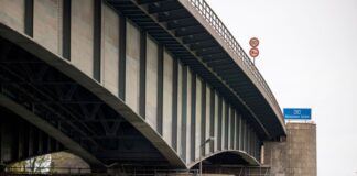 Über 60 Jahre alt und marode: An der A59-Brücke in Duisburg wird gebaut