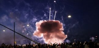 19 Menschen durch Feuerwerkskörper verletzt.