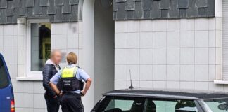 Insgesamt fanden Maßnahmen zeitgleich in sechs Objekten in den Städten Essen, Dortmund, Düsseldorf und Soest statt, wie die Generalstaatsanwaltschaft Düsseldorf und die Polizei Essen mitteilten. 