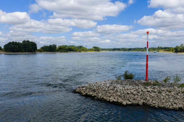 Ein 18-Jähriger wurde am Düsseldorfer «Paradiesstrand» von der Strömung mitgerissen - seine Leiche wurde nun in Duisburg entdeckt.