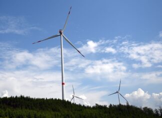 NRW könnte in diesem Jahr ein neues Rekordniveau beim Windkraftausbau erreichen.