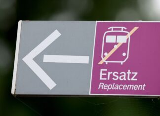 Auf einigen Strecken setzte die Bahn Busse statt Zügen ein. (Symbolbild)