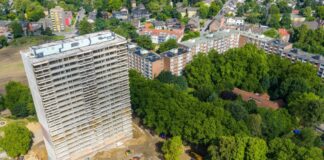 Das Gebäude ist entkernt, jetzt erledigen die Sprengmeister den Rest.
