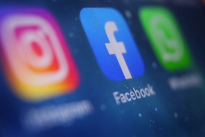 Die Bundesregierung darf die Bürger auch weiterhin bei Facebook informieren. (Symbolbild)