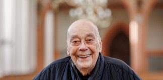 Bei einer Trauerfeier im Schweriner Dom wurde des mit 95 Jahren gestorbenen Künstlers Günther Uecker gedacht. (Archivbild)