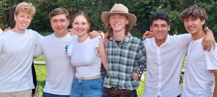 Leon Rohlfing, Alexandra Schüller, Leo Wehner, Sam Keanu, Yannik Stüwe. MonkeyB, Foto: Privat