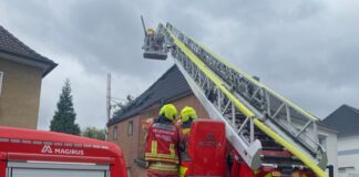 Die Brandschützer im Einsatz in Velbert-Mitte. Foto: Feuerwehr Velbert