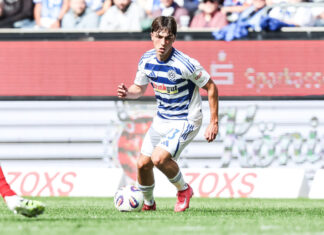 Jan-Simon Symalla beim Saisonauftakt in der 3. Liga in Aktion - gegen den VfB Stuttgart II holten die Zebras drei Punkte. Foto: MSV Duisburg / Nico Herbertz