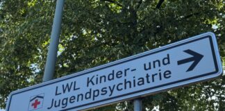 Die Polizei hatte nach dpa-Informationen vor der Tat die Klinik gewarnt.