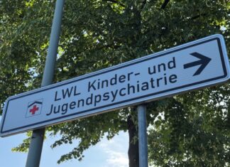 Die Polizei hatte nach dpa-Informationen vor der Tat die Klinik gewarnt.