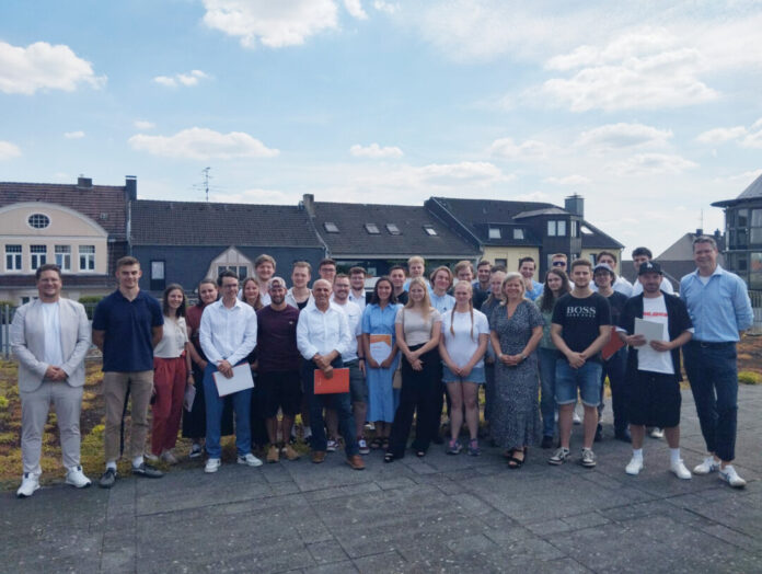 Der Tischlernachwuchs aus dem Kreis Mettmann. Foto: Kreishandwerkerschaft