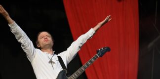 Die Rockband Mando Diao mit Frontmann Björn Dixgård hat kommende Konzerte abgesagt. (Archivbild)