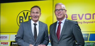Hans-Joachim Watzke (l.) präsentiert zum letzten Mal die Geschäftszahlen von Borussia Dortmund. An seiner Seite Geschäftsführer Thomas Treß. 