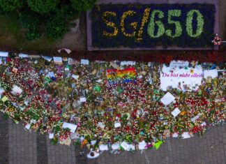 Solingen gedenkt der Opfer des mutmaßlich islamistischen Terroranschlags am ersten Jahrestag. (Archivbild)