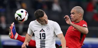 Celar (l) spielt nun für Fortuna Düsseldorf. (Foto Archiv)