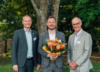 Ivo Vuicic (M.) hat den Vorsitz der Wohnungsbaugenossenschaft Erkrath übernommen. Foto: WBG Erkrath