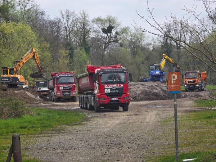 Baustelle Blauer See Dauerbaustelle Blauer See. Doch kein Wohnmobilstellplatz am Blauen See, Wasserschutzrechtlich zu Aufwändig, Bild: Alexander Heinz