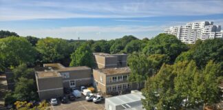 Umbauarbeiten am Schulkörper der Erich Kästner Schule in Ratingen West kurz vor Ende der Sommerferien 2025, Bild: Alexander Heinz