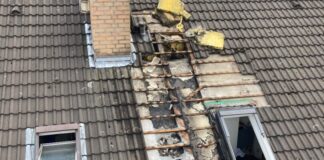 Zu dem Brand kam es im Dachgeschoss des Hauses. Foto: Polizei