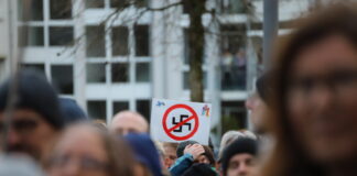 Alltagsrassismus ist ein gesellschaftliches Problem - den Finger in die Wunde legen Engagierte auch im Kreis Mettmann immer wieder mit Demonstrationen. Foto: Volkmann