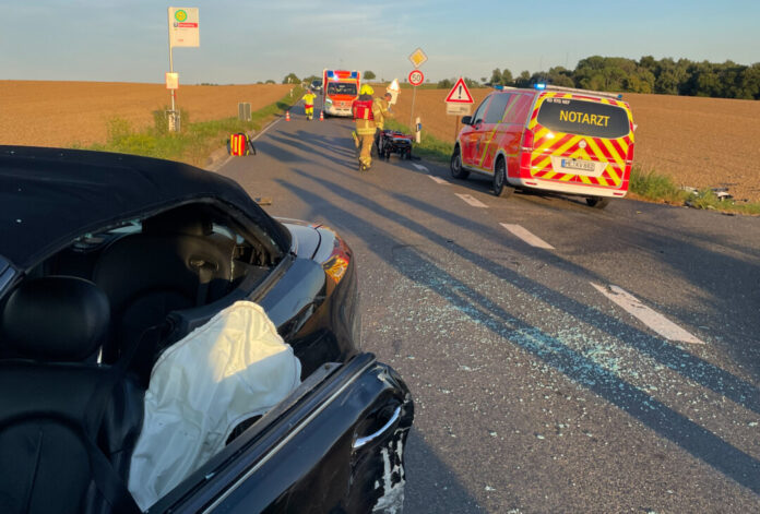 Rettumgskräfte an der Einsatzstelle. Foto: FW Ratingen
