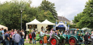 Traktorenfest für die ganze Familie: Auch dieses Jahr zog es viele nach Tönisheide. Foto: Volkmann