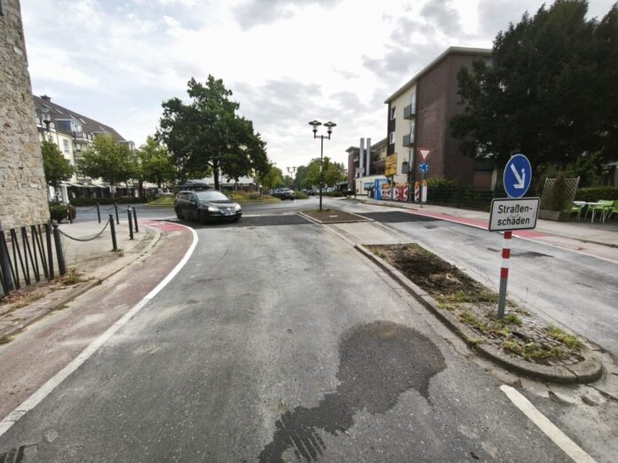 Der Kreisverkehr in Ratingen-Hösel ist wieder vollständig befahrbar. Foto:   Stadtwerke Ratingen
