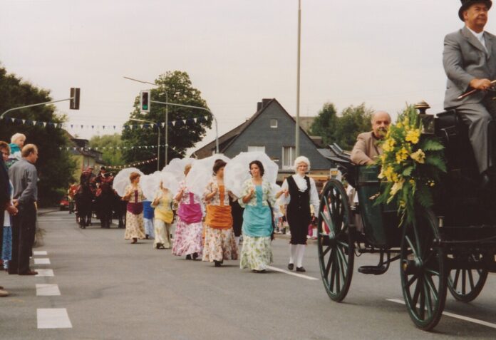 Auch damals scho schön Bunt, die Biedermeier Gruppe , Bild: Fam. Kappner