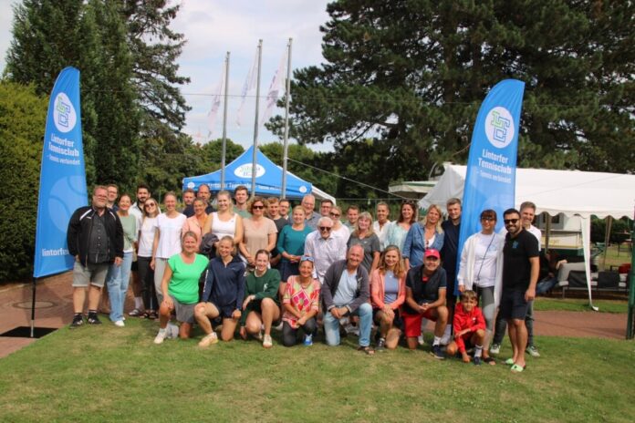 So sehen glückliche Lintorfer Tennisbegeisterte aus, Foto: LTC Ratingen Lintorf
