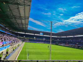 Das "Wohnzimmer" der Fans ist die Schauinsland-Reisen-Arena in Duisburg. Foto: Volkmann