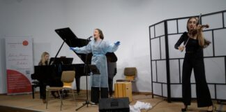 Die drei Frauen verbinden Medizin und Musik - in Hösel kam das gut an. Foto: Thomas Bothmann