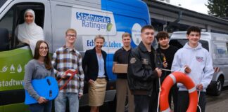 Bereichsleiterin Susanne Kluthe begrüßt die neuen Auszubildenden bei den Stadtwerken Ratingen: Mario Scholderer, Alexander Saunus, Kjell Dieterichs, Derya Kahraman, Zoe Herrmann, Julian Kehl und Luis Marquardt. Bild: Achim Blazy