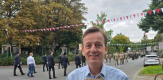 Bürgermeisterkandidat der BU, Rainer Vogt, ibeim Schützenfest in Lintorf, Bild:Alexander Heinz